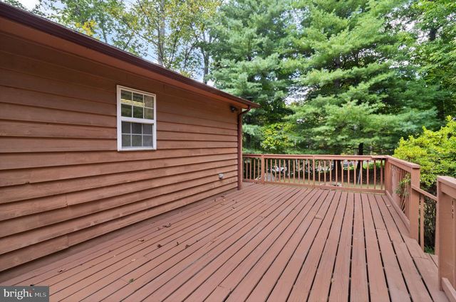 230 PARKSIDE RD, Linden, VA 22642