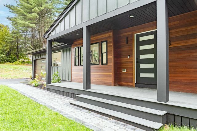 3 Tally Ho Ln, Wayland, MA 01778