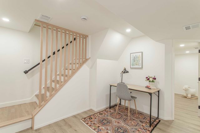 3 Tally Ho Ln, Wayland, MA 01778