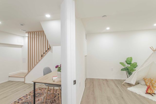 3 Tally Ho Ln, Wayland, MA 01778
