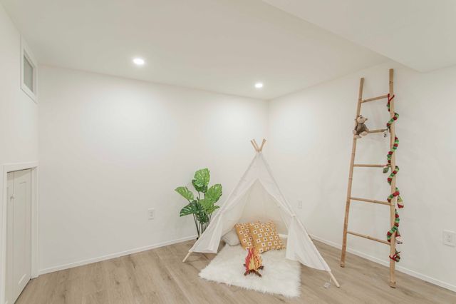 3 Tally Ho Ln, Wayland, MA 01778