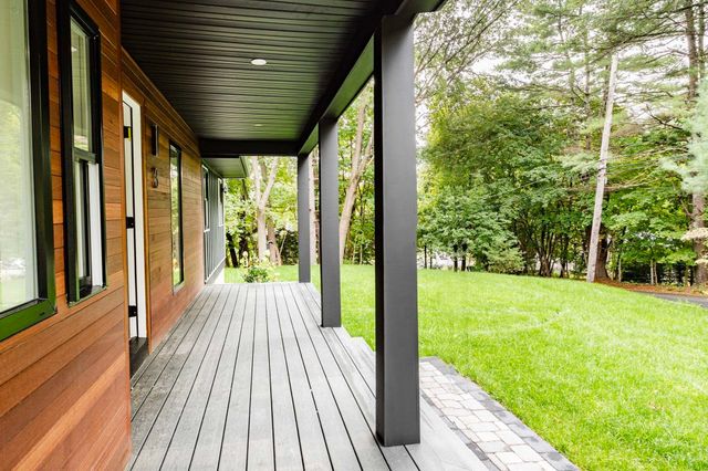 3 Tally Ho Ln, Wayland, MA 01778