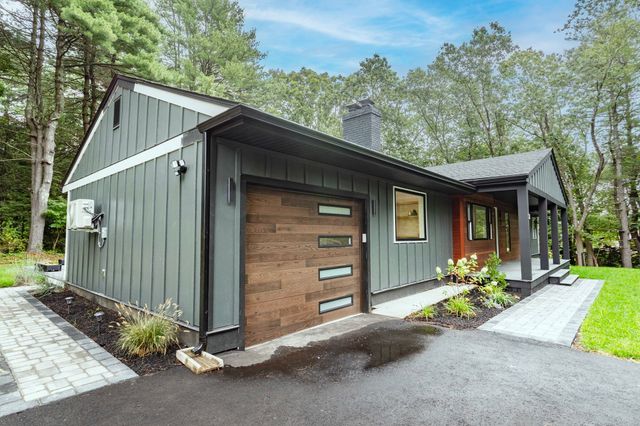 3 Tally Ho Ln, Wayland, MA 01778