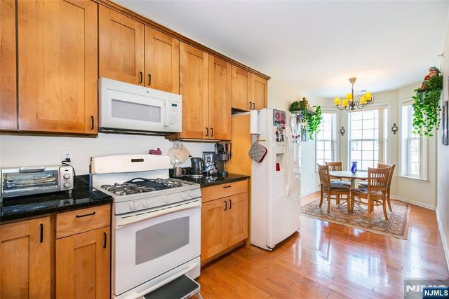 9 Cliff Road, Woodland Park, NJ 07424