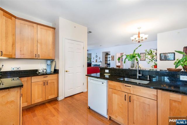 9 Cliff Road, Woodland Park, NJ 07424