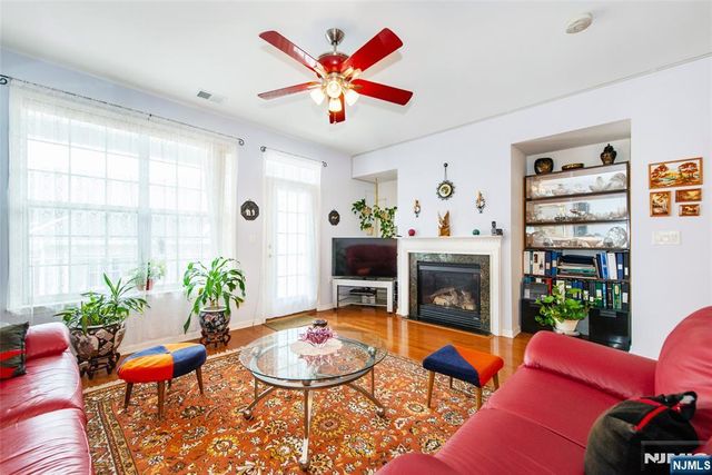 9 Cliff Road, Woodland Park, NJ 07424