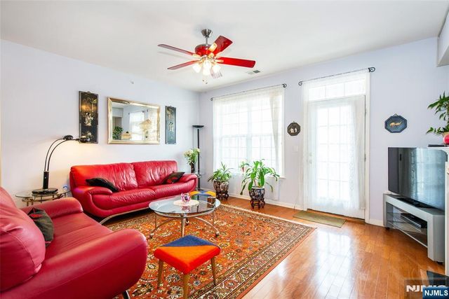 9 Cliff Road, Woodland Park, NJ 07424