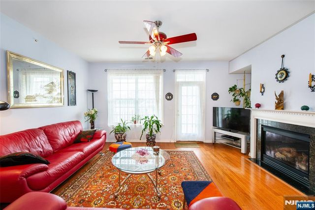 9 Cliff Road, Woodland Park, NJ 07424