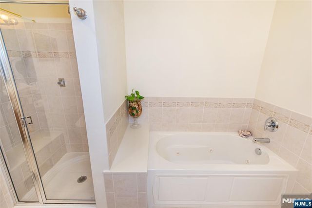 9 Cliff Road, Woodland Park, NJ 07424