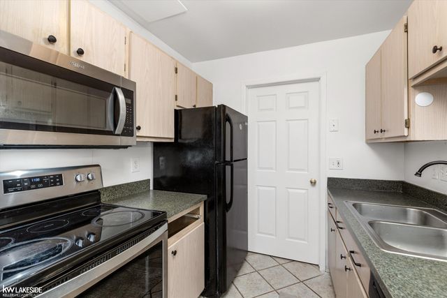 22241 Atlantic, Farmington Hills, MI 48336