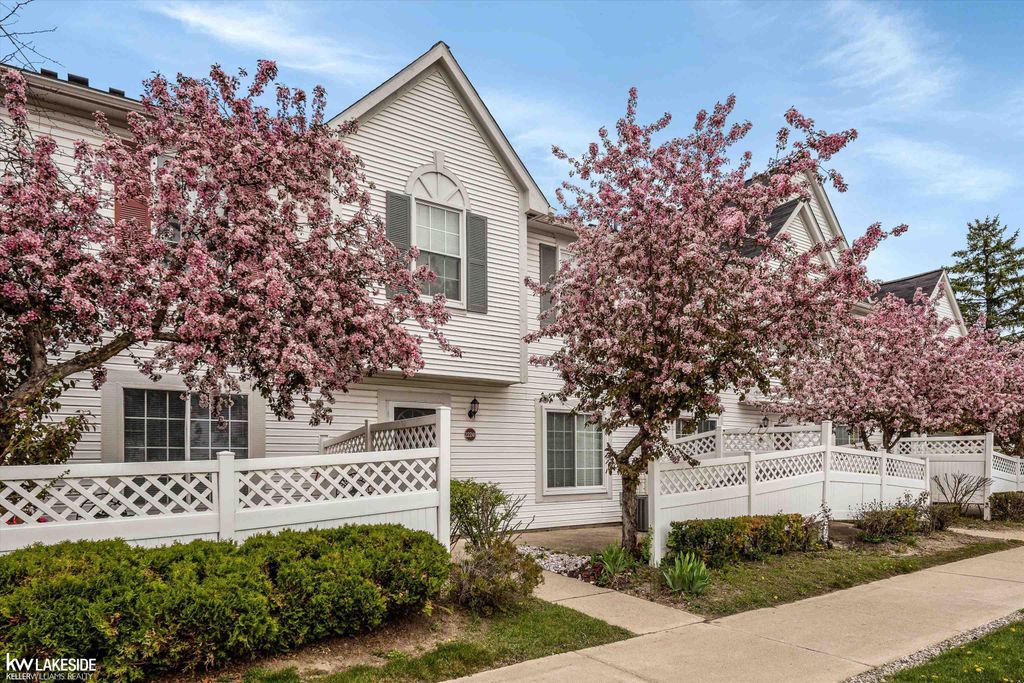 22241 Atlantic, Farmington Hills, MI 48336