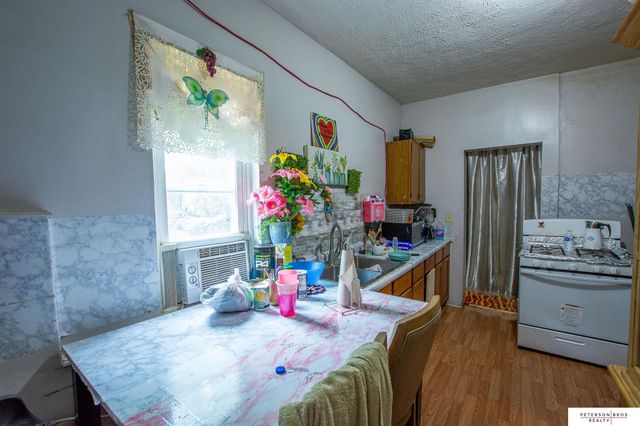 1924 S 17th Street, Omaha, NE 68108