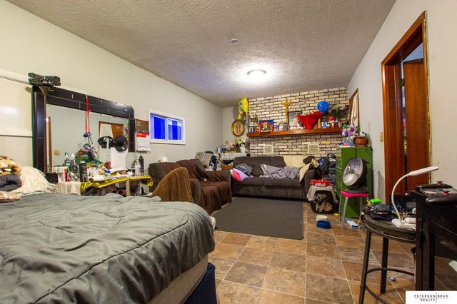 1924 S 17th Street, Omaha, NE 68108