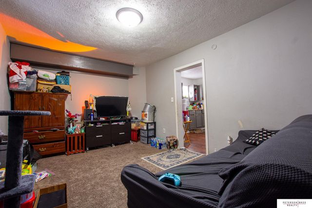 1924 S 17th Street, Omaha, NE 68108