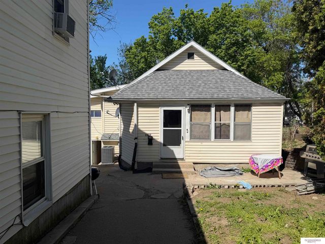 1924 S 17th Street, Omaha, NE 68108