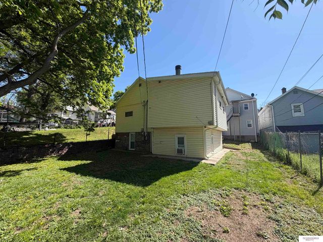 1924 S 17th Street, Omaha, NE 68108