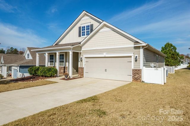 3692 Summer Haven Drive, Sherrills Ford, NC 28673