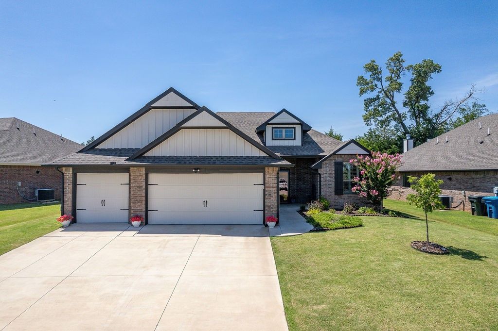 8301 Lambert Way, Edmond, OK 73034