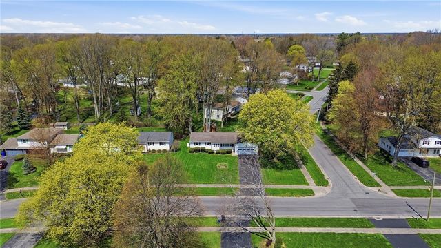 337 Laurelwood Drive, Greece, NY 14626