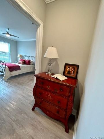 75 E Hoffman Avenue 4077, Lindenhurst, NY 11757