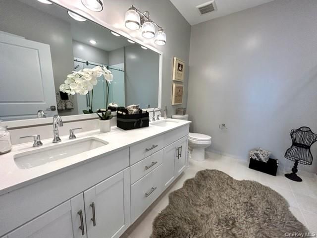 75 E Hoffman Avenue 4077, Lindenhurst, NY 11757
