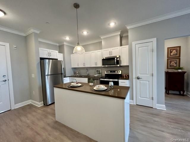 75 E Hoffman Avenue 4077, Lindenhurst, NY 11757