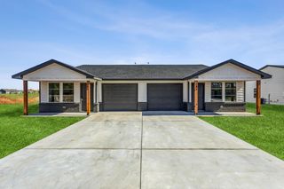 176 N Indian Lakes Dr, Clearwater, KS 67026