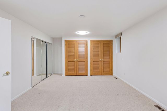 1 Chickadee Lane, North Oaks, MN 55127