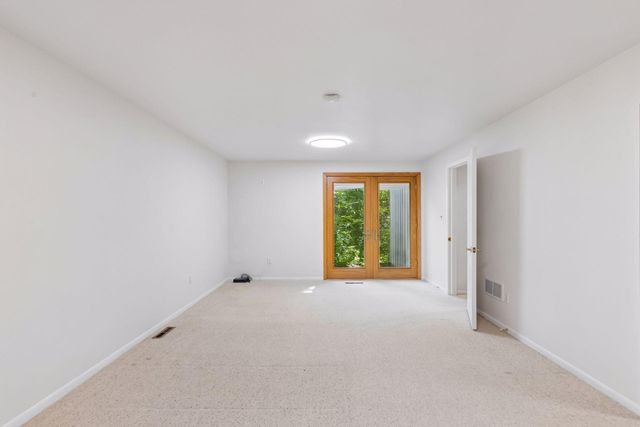 1 Chickadee Lane, North Oaks, MN 55127
