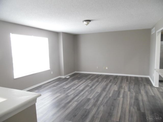 624 Meadow Brook Place, Trenton, OH 45067