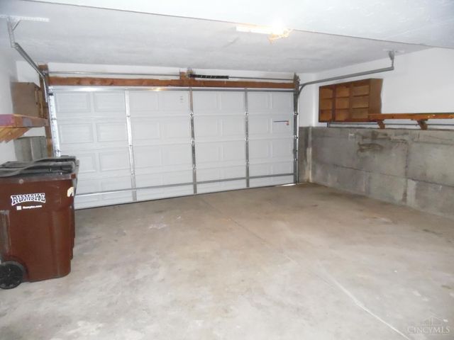 624 Meadow Brook Place, Trenton, OH 45067