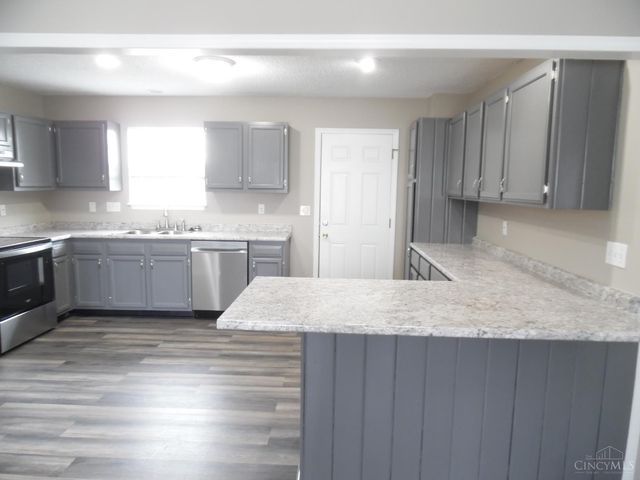 624 Meadow Brook Place, Trenton, OH 45067