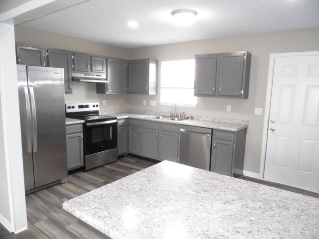 624 Meadow Brook Place, Trenton, OH 45067