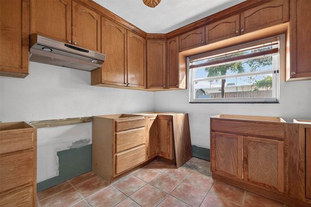 3616 S OMAR AVENUE, Tampa, FL 33629