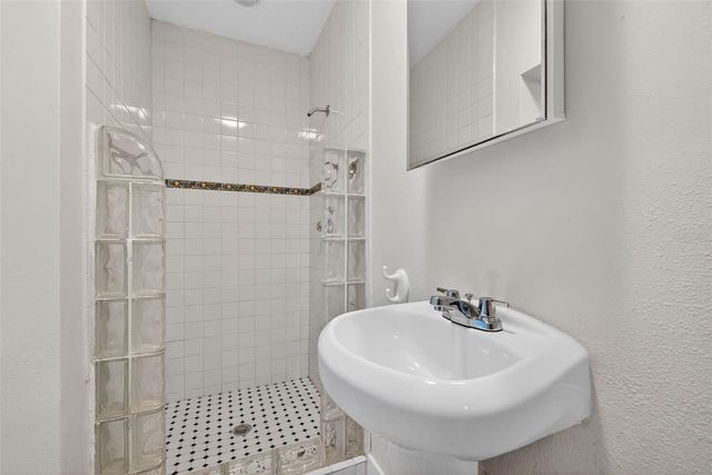 3616 S OMAR AVENUE, Tampa, FL 33629