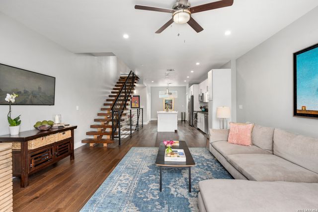 902 E Josephine, San Antonio, TX 78208