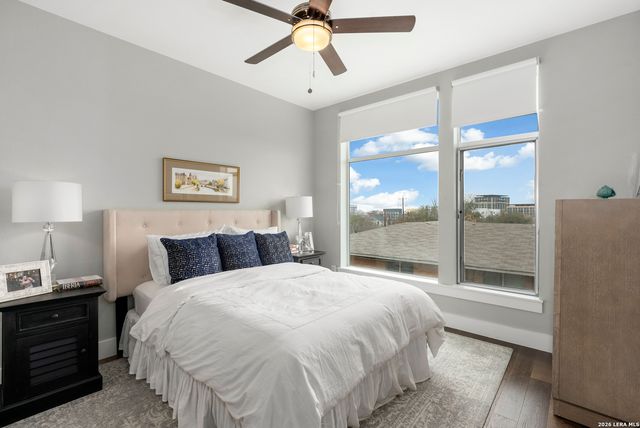 902 E Josephine, San Antonio, TX 78208