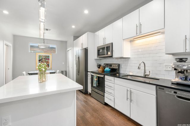 902 E Josephine, San Antonio, TX 78208