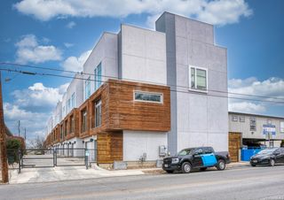 902 E Josephine, San Antonio, TX 78208