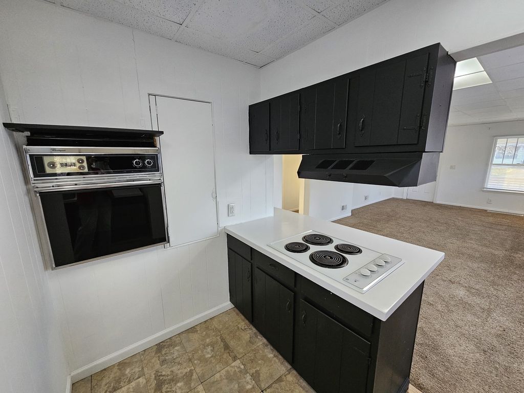 Image 13 of property listing at 1609 Isabella, Mt Vernon, IL 62864