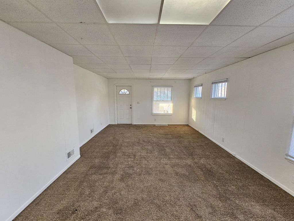 Image 8 of property listing at 1609 Isabella, Mt Vernon, IL 62864