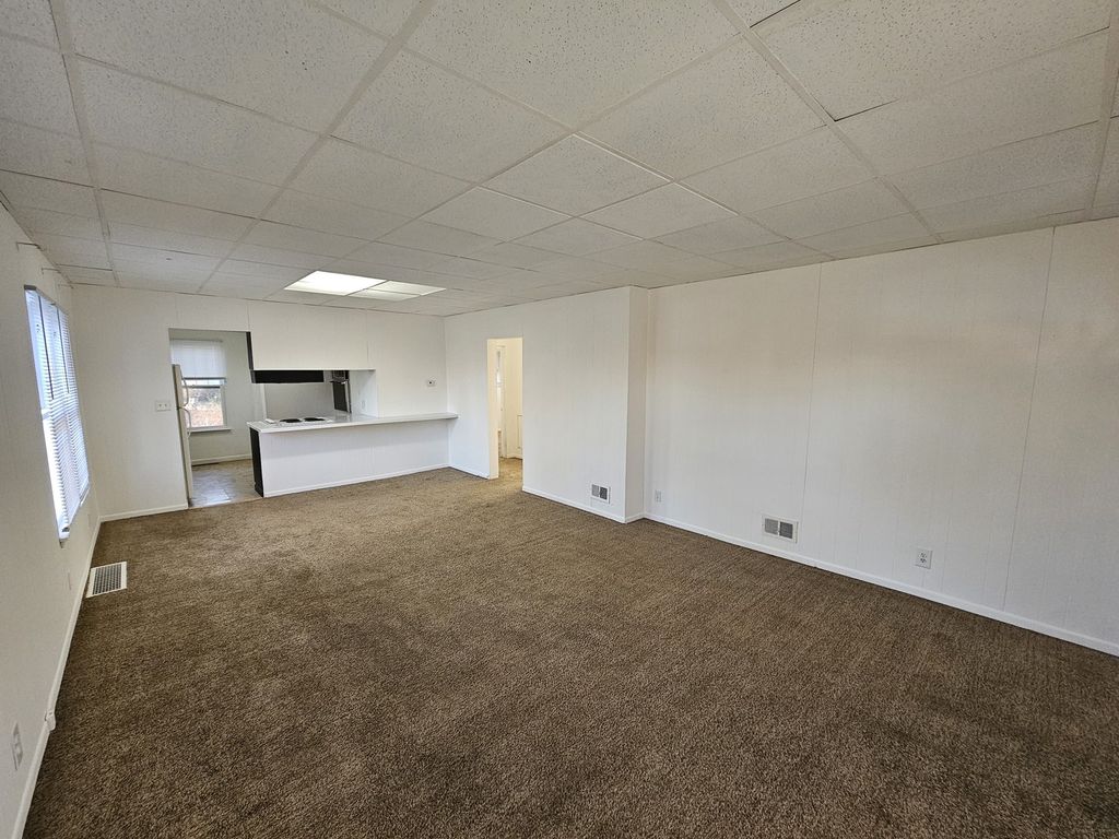 Image 10 of property listing at 1609 Isabella, Mt Vernon, IL 62864