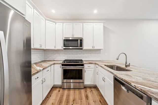 34 Ponemah Hill Rd Unit 2, Milford, NH 03055