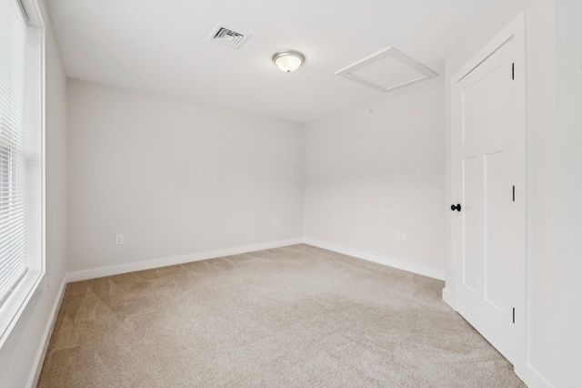 34 Ponemah Hill Rd Unit 2, Milford, NH 03055