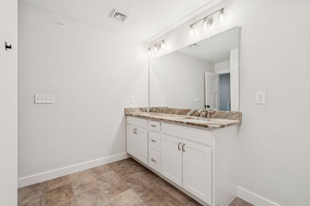 34 Ponemah Hill Rd Unit 2, Milford, NH 03055