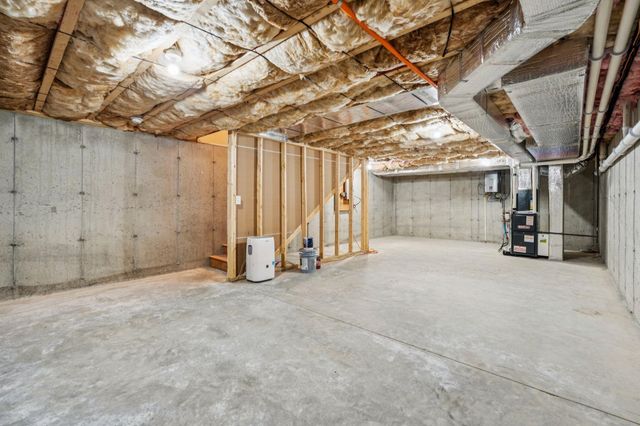 34 Ponemah Hill Rd Unit 2, Milford, NH 03055