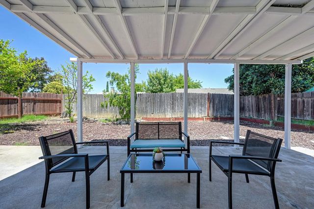 4165 Westporter Dr, Sacramento, CA 95826