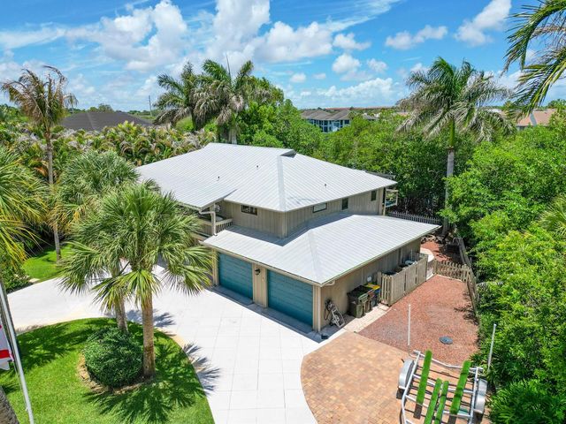 304 SW Indian Groves Drive, Stuart, FL 34994