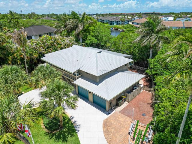 304 SW Indian Groves Drive, Stuart, FL 34994