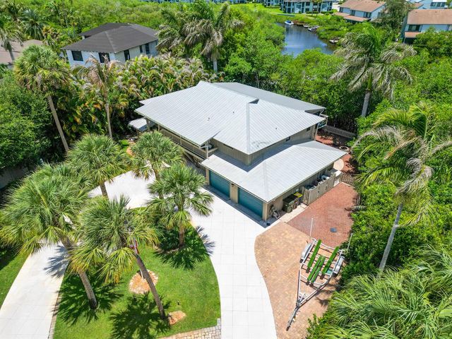 304 SW Indian Groves Drive, Stuart, FL 34994